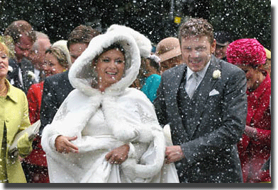Gina and Phil get married in Heartbeat